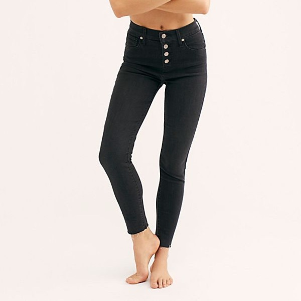 LEVI’S BLACK DENIM HIGH WAISTED BUTTON FLY SIZE 24